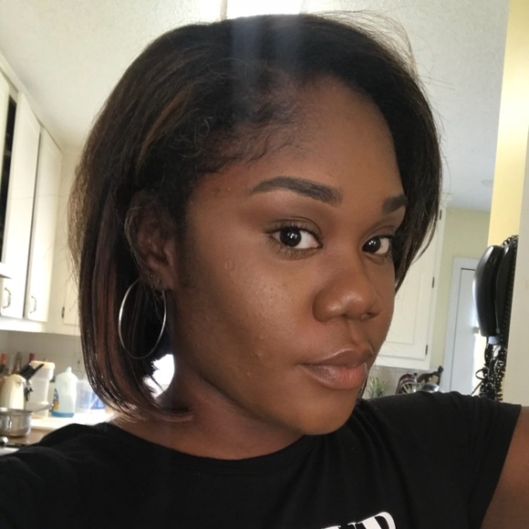 Meet your Posher, Brooke - Picture 1 of 1